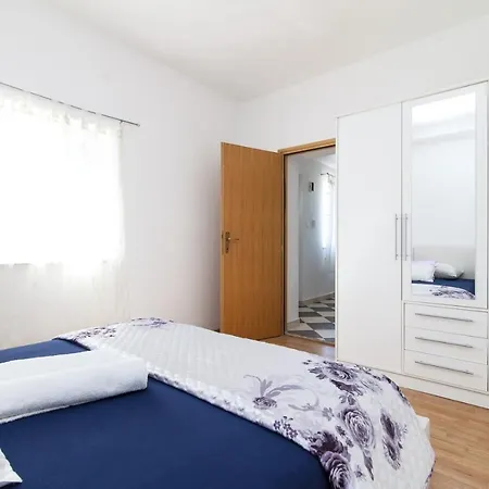 Kuca Ella Holiday home Vinisce