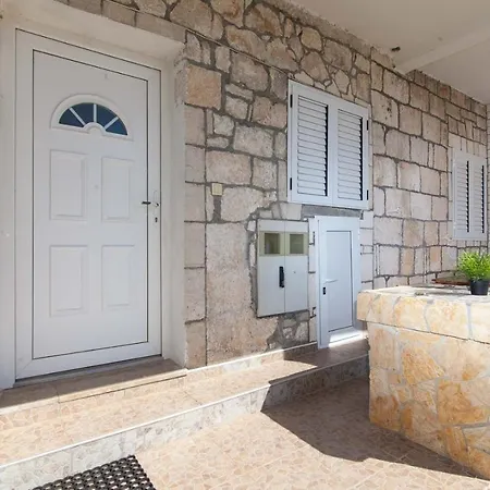 Holiday home Kuca Ella Vinisce