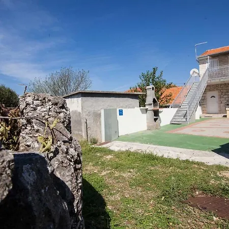Kuca Ella Holiday home Vinisce