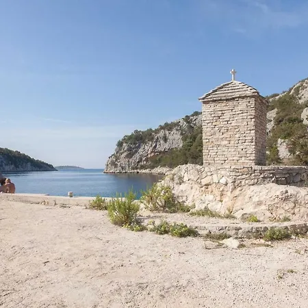 Kuca Ella Vinisce
